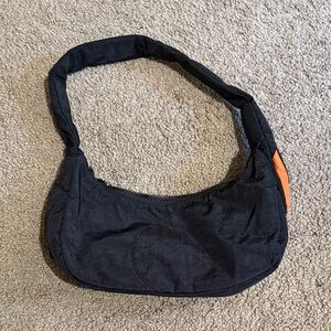 BAGGU Black Swan Shoulder Bag